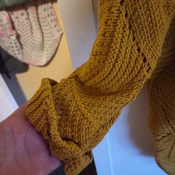 Women's cardigan, Size 1, Maurices - Picture 2 of 4